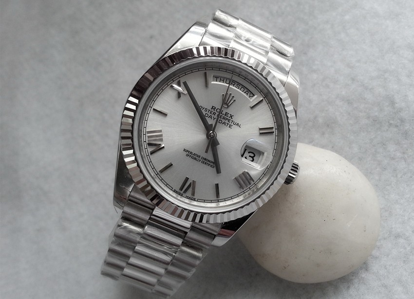 Rolex Day-Date II Swiss Replica Watch 228239-0046 Silver White Dial 40mm (High End)